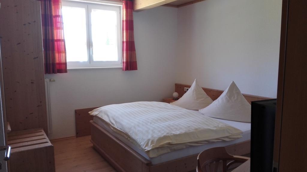 Pension Forsthaus Taele - Das Gaestehaus Vom Schwarzwaldgasthaus Salenhof ทิทิเซ-นอยชตัดท์ ภายนอก รูปภาพ
