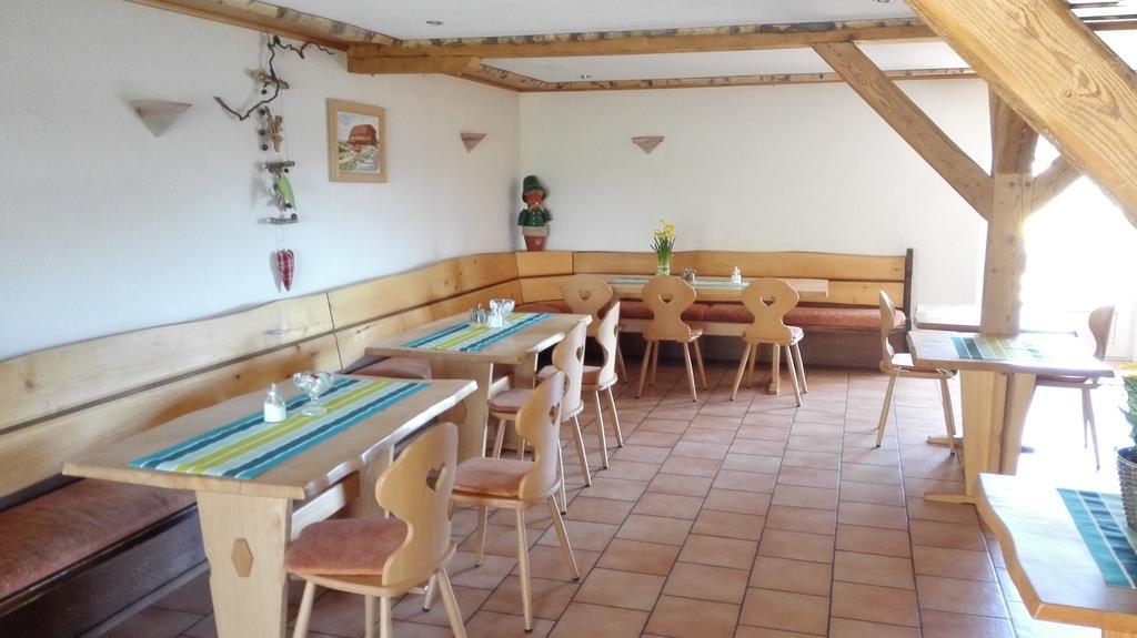 Pension Forsthaus Taele - Das Gaestehaus Vom Schwarzwaldgasthaus Salenhof ทิทิเซ-นอยชตัดท์ ภายนอก รูปภาพ